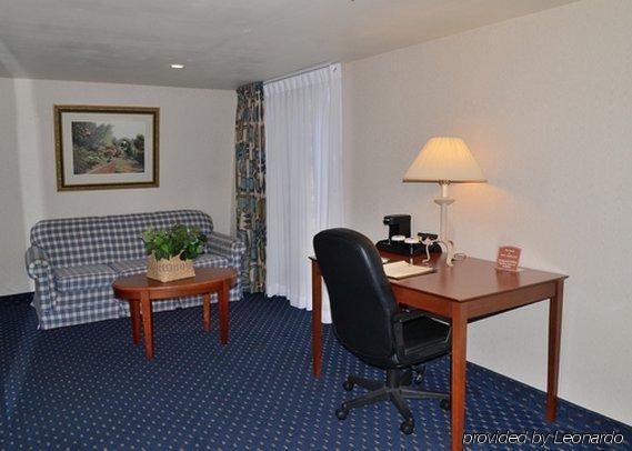 Clarion Hotel & Conference Center Нортгемптон Экстерьер фото
